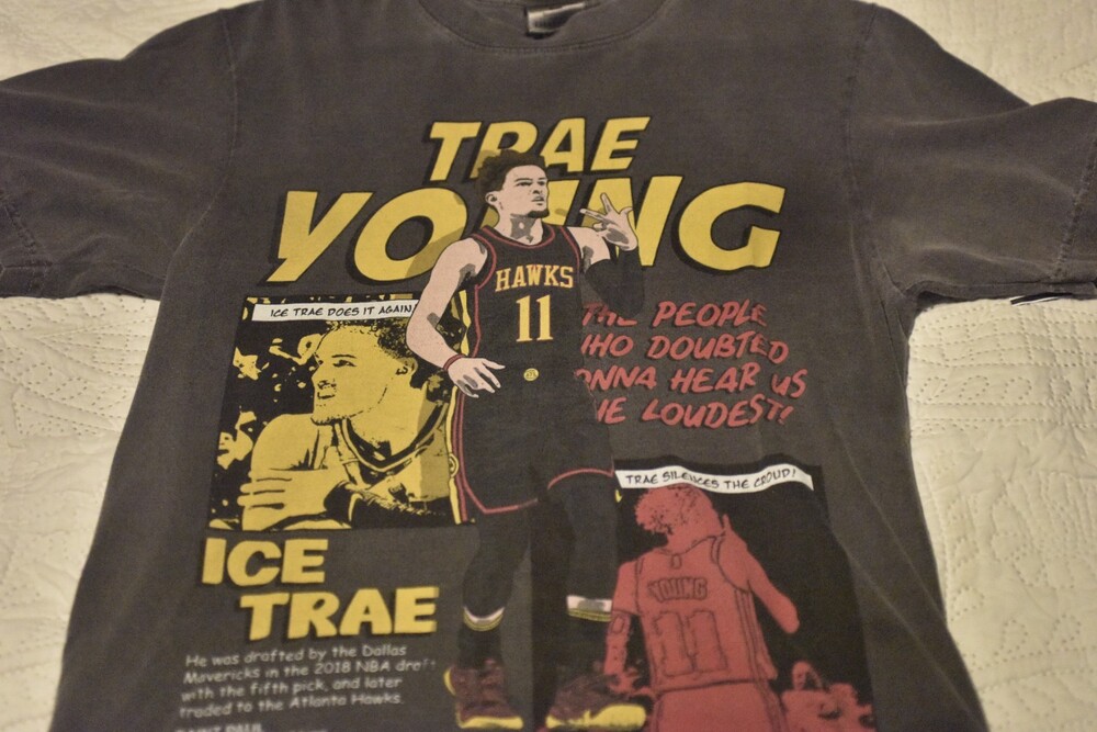 Shaka Wear Atlanta Hawks Trae Young Graphic T size Small 068